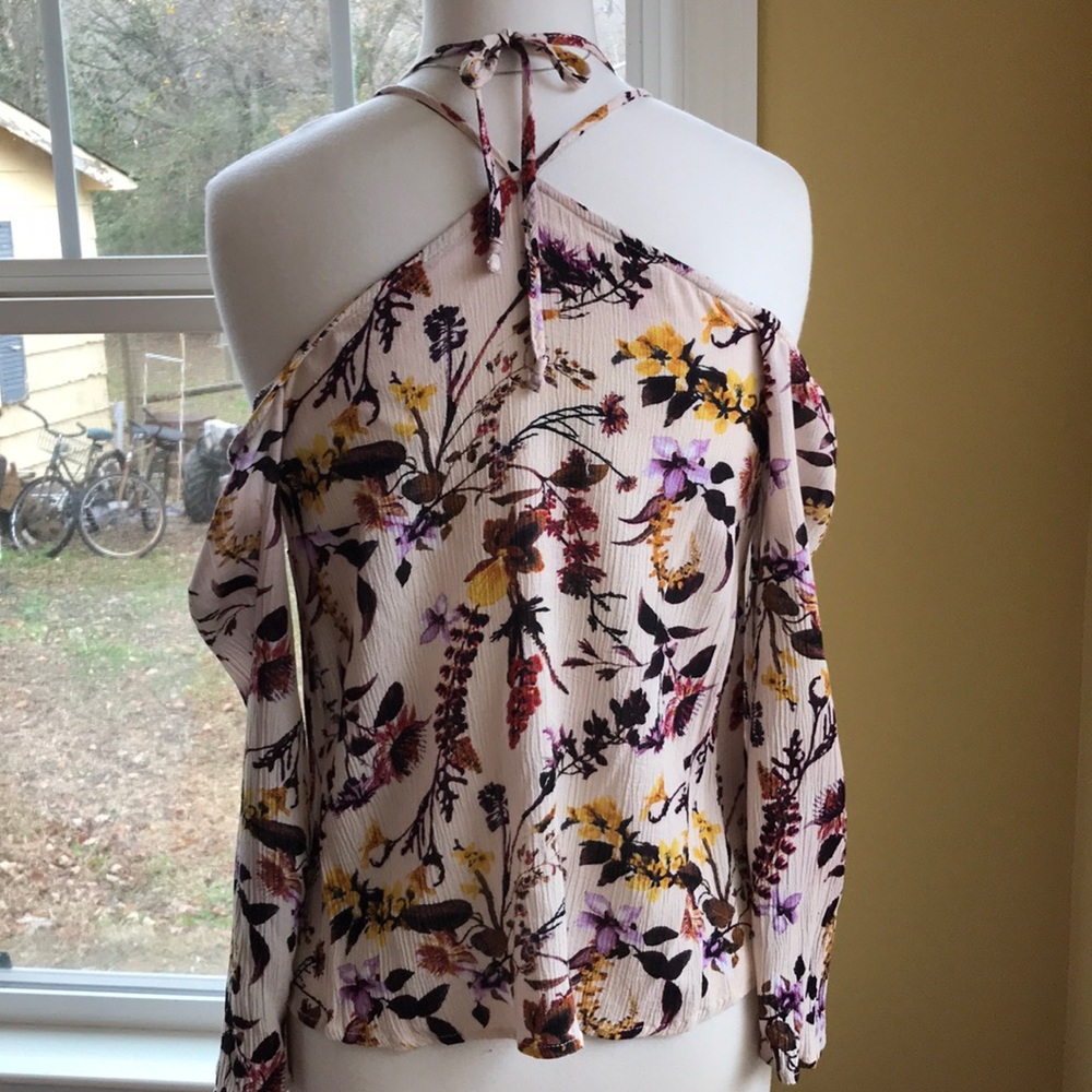 Floral Top - Picture 3 of 3